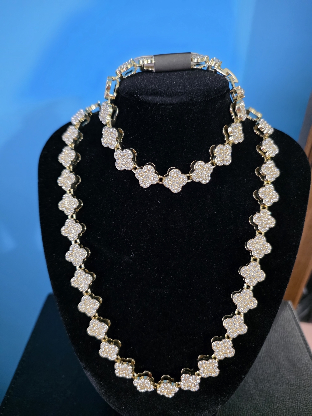 Clover Link Necklace & matching Bracele 14KT Overlay W/beautiful CZ stones - Picture 6 of 6
